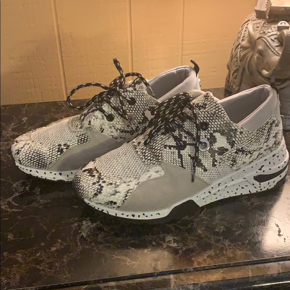 🐍🤍🖤 La Sheelah 🖤🤍🐍 - Picture 2 of 4